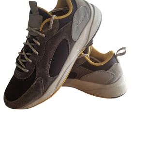 Columbia Men's Charcoal and Mustard Sneakers